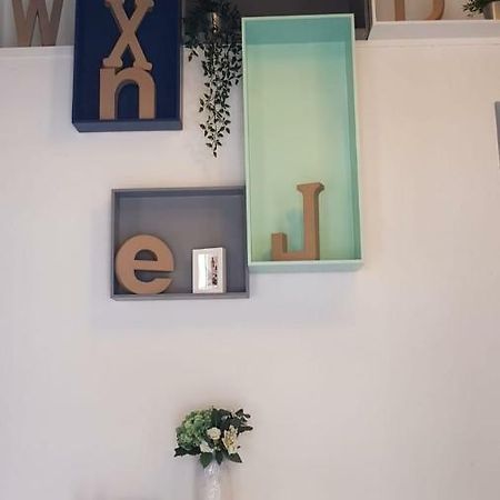 Florista Bonito Alojamiento Bien Comunicado Hotel Valencia Ngoại thất bức ảnh
