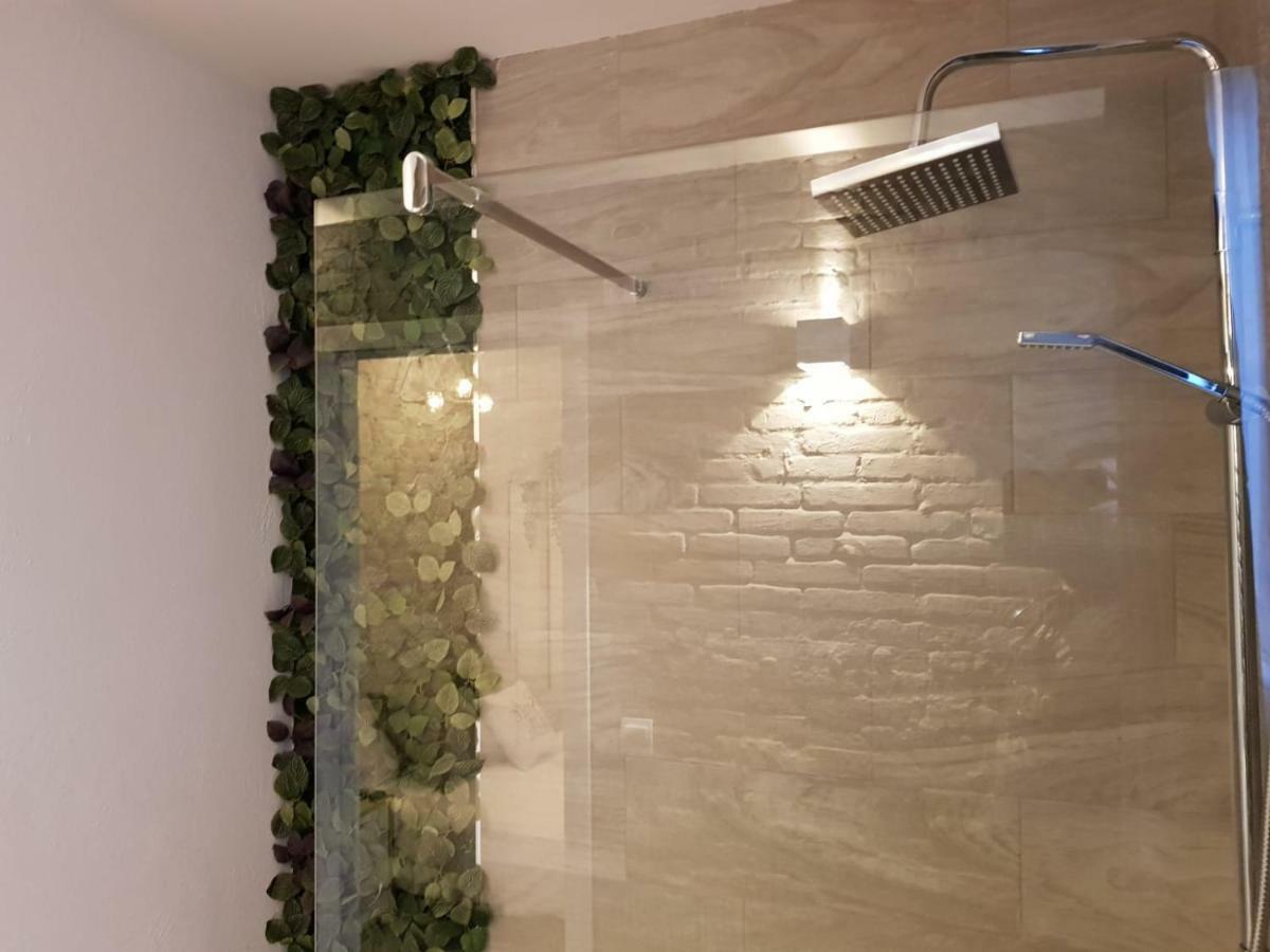Florista Bonito Alojamiento Bien Comunicado Hotel Valencia Ngoại thất bức ảnh