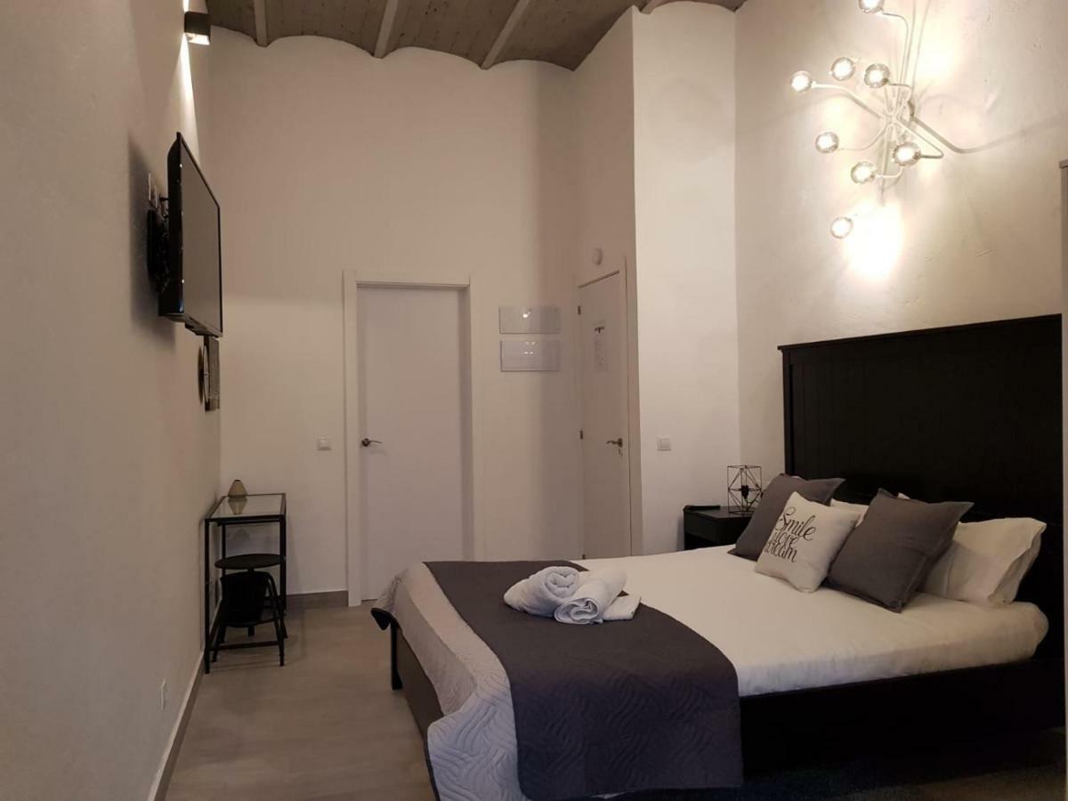 Florista Bonito Alojamiento Bien Comunicado Hotel Valencia Ngoại thất bức ảnh