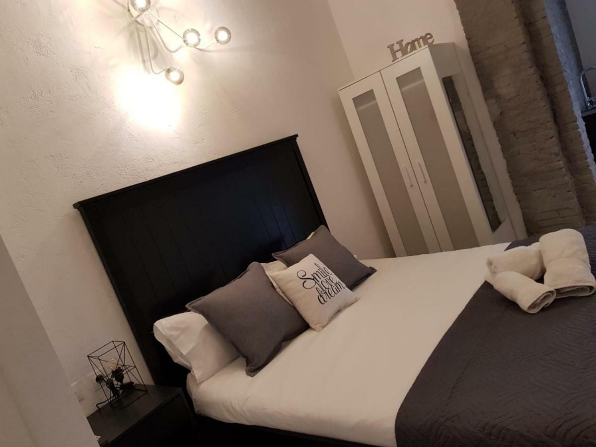 Florista Bonito Alojamiento Bien Comunicado Hotel Valencia Ngoại thất bức ảnh