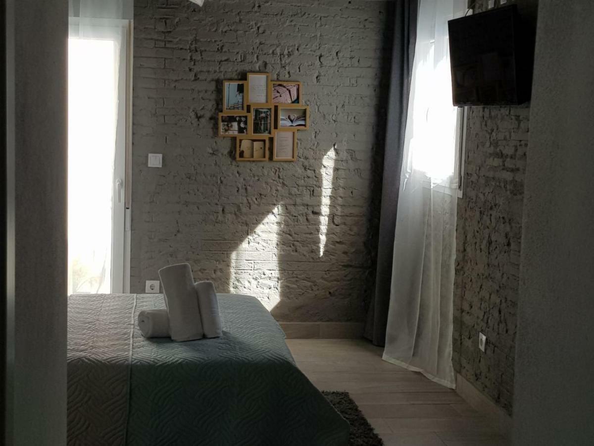 Florista Bonito Alojamiento Bien Comunicado Hotel Valencia Ngoại thất bức ảnh